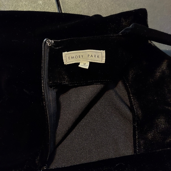 Emory Park black velvet dress - Picture 4 of 4